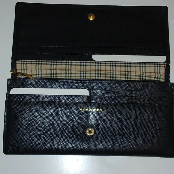 Burberry Wallet Includes C O A